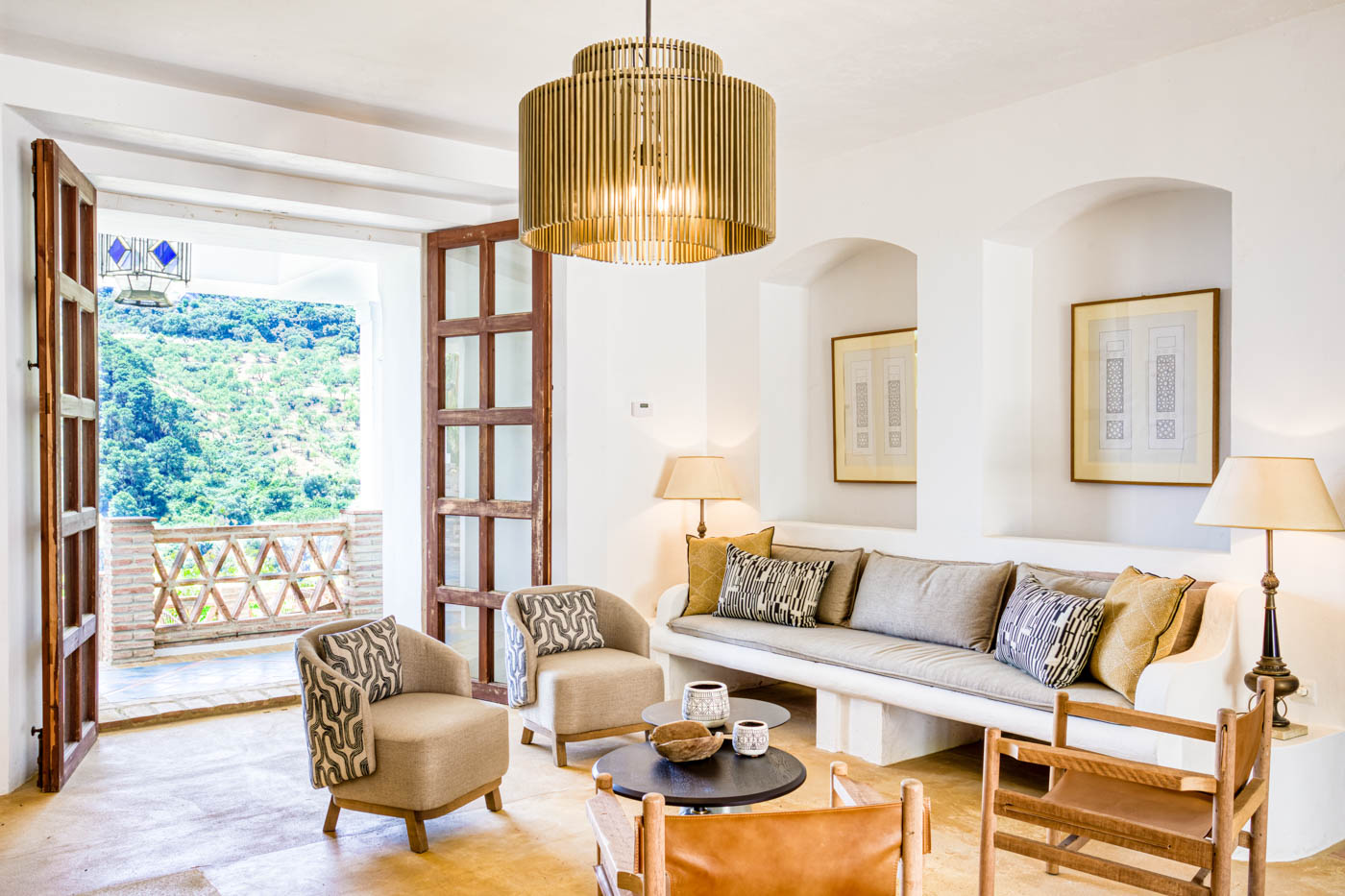 Several living spaces opening to terraces